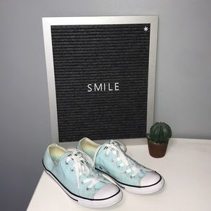 super cute teal converse:)